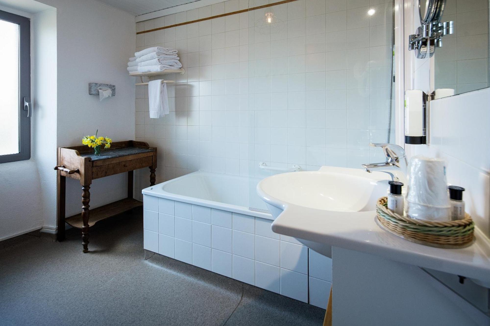 Hotel Restaurant De La Poste Et La Grange Detente, Espace Bien-Etre Châteauneuf-de-Randon Δωμάτιο φωτογραφία