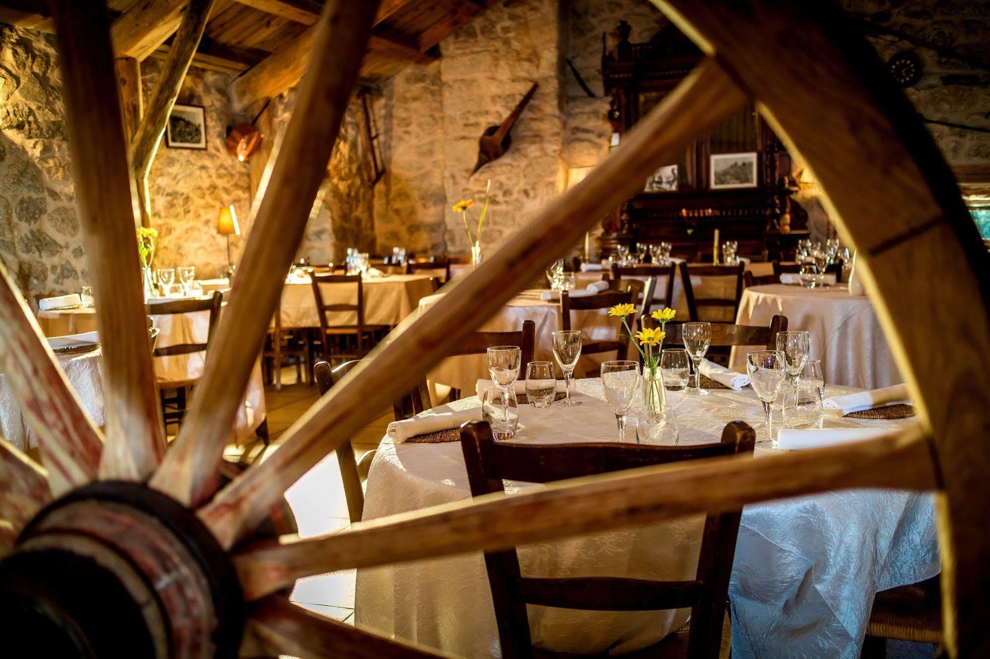 Hotel Restaurant De La Poste Et La Grange Detente, Espace Bien-Etre Châteauneuf-de-Randon Εξωτερικό φωτογραφία